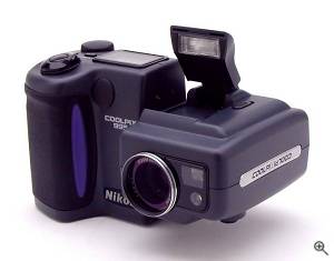 Nikon's Coolpix 995 digital camera. Copyright (c)  2001, The Imaging Resource. All rights reserved. Click for a bigger picture!