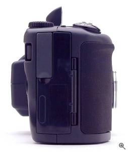 Nikon's Coolpix 995 digital camera. Copyright (c)  2001, The Imaging Resource. All rights reserved. Click for a bigger picture!