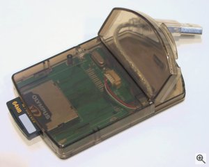 PQI's xD-Picture Card reader. Copyright (c) 2003, Michael R. Tomkins. All rights reserved.