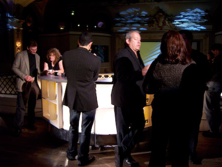 MMW and Nikon serving it up at the camera bar -- Kodak EasyShare-One (S143) at ISO 160