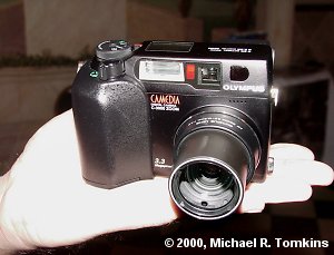 Olympus C-3030 Zoom Front View - click for a bigger picture!