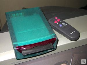 Photela's TV Slideshow set top box. Copyright (c) 2000, Michael R. Tomkins, all rights reserved. Click for a bigger picture!