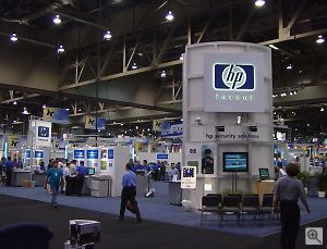 Hewlett-Packard's booth. Copyright &copy; 2001, Michael R. Tomkins. All rights reserved. Click for a bigger picture!