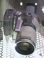 Copyright (c) 2000, The Imaging Resource, all rights reserved.