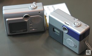 Concord's Eye-Q Go 1300 and LCD digital cameras. Copyright &copy; 2002, Michael R. Tomkins. All rights reserved.