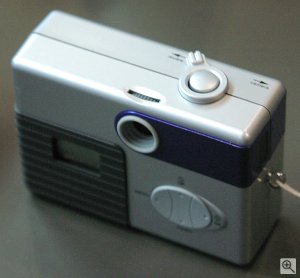 Concord's Eye-Q Go 1300 digital camera. Copyright &copy; 2002, Michael R. Tomkins. All rights reserved.