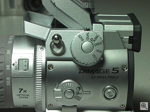 Minolta's Dimage 5 digital camera. Copyright (c) 2001, Michael R. Tomkins, all rights reserved. Click for a bigger picture!