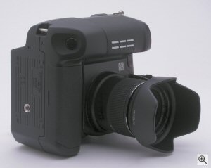 Minolta's DiMAGE A1 digital camera. Copyright (c) 2003, The Imaging Resource. All rights reserved. Click for a bigger picture!