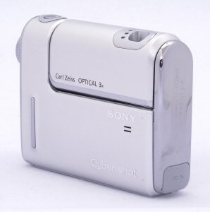 Sony Cyber-shot DSC-F88 digital camera. Copyright (c) 2004, The Imaging Resource. All rights reserved. Click for a bigger picture!