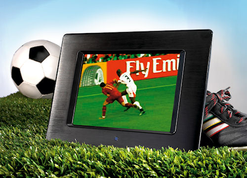 Hama's 90922 20.3cm digital photo frame with DVB-T receiver. Photo provided by Hama GmbH & Co KG. Click for a bigger picture!