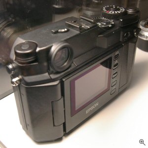 Epson and Cosina's unnamed rangefinder digital camera. Copyright © 2004, The Imaging Resource. All rights reserved.