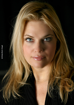 Original image before retouching with Portrait Pro 10. Image courtesy Kelley Martin Clough, provided by Anthropics Technology Ltd. Click for a bigger picture!