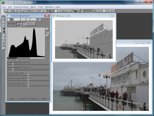 Three-zone image transformation in Picture Window Pro 5.0. Screenshot copyright © 2009, Imaging Resource. Click for a bigger picture!