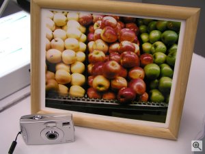 Copyright (c) 2003, The Imaging Resource. All rights reserved. Click for a bigger picture!
