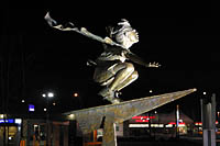 Click to see ZZ2NIGHTSTATUE1.JPG