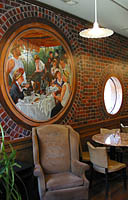 Click to see ZZ2RESTAURANT1.JPG