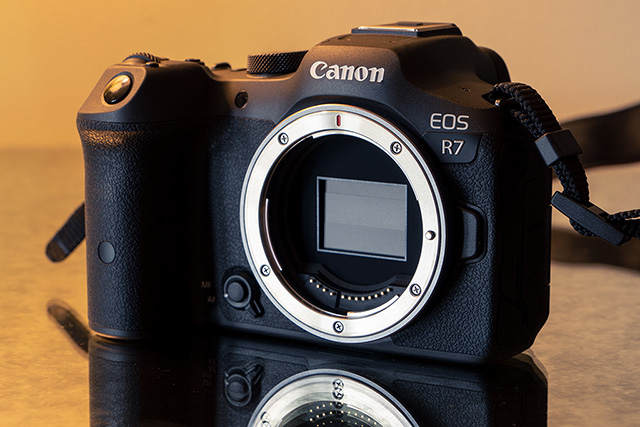 Canon EOS R7 Review: Hands-on Review -- Product Image