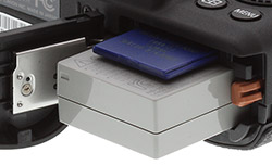 Canon G16 Review -- battery and card