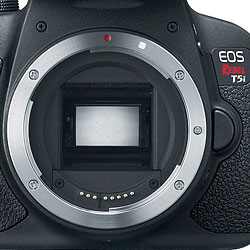 Canon T5i review -- Lens mount