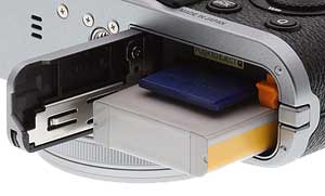 Fuji X100S Review - battery and card compartment