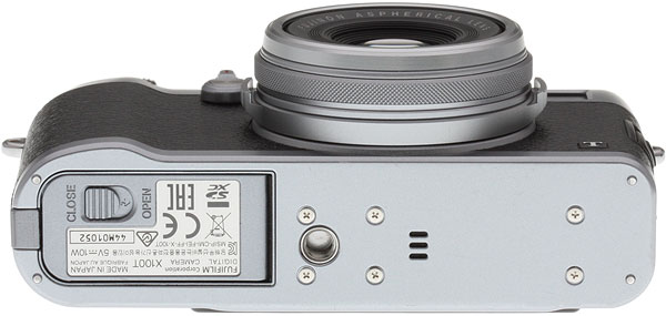 Fuji X100T review -- bottom view