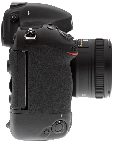 Nikon D4S Review -- Right side view