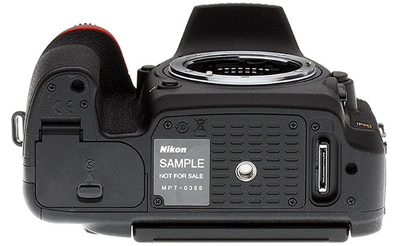 Nikon D750 Review -  D750 bottom view