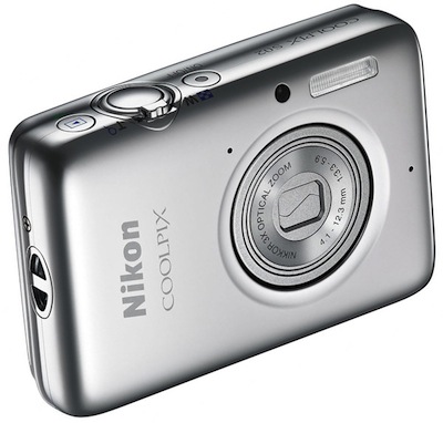 Nikon S02 review -- Front quarter view