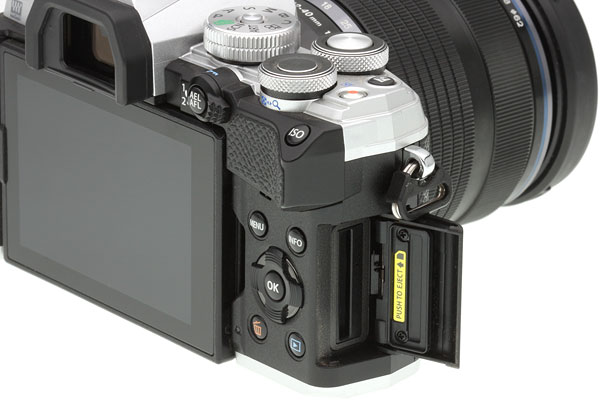 Olympus E-M5 III Review -- Product Image