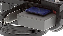 Olympus Stylus 1 - Battery and SD card compartment