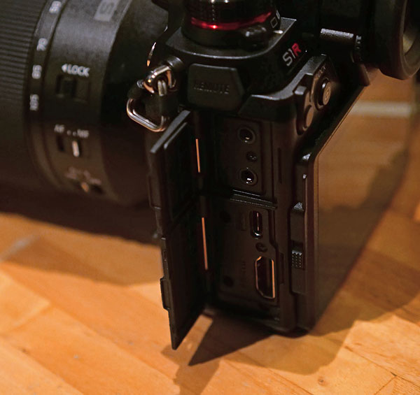 Panasonic S1R Review -- Product Image