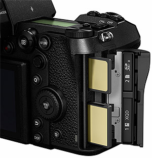 Panasonic S1R Review -- Product Image