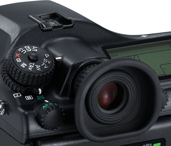 Pentax 645Z review -- Hot shoe