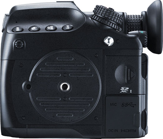 Pentax 645Z review -- Left view