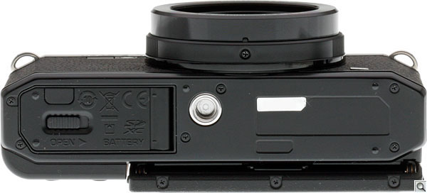 Pentax MX-1 Review --  Bottom