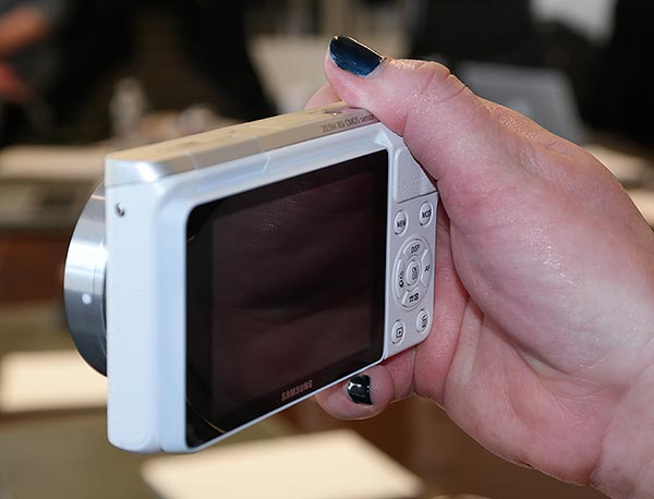 Samsung NX Mini Review -- in hand rear view
