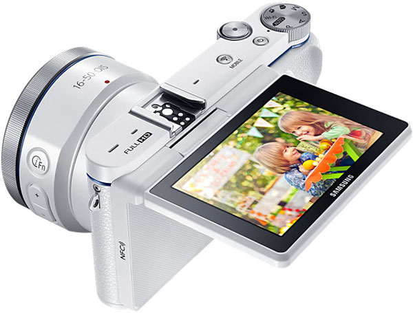 Samsung NX3300 Review -- Product view