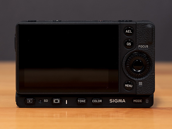 Sigma fp L Review: Field Test -- Product Image