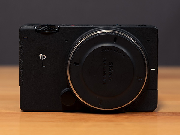 Sigma fp L Review: Field Test -- Product Image