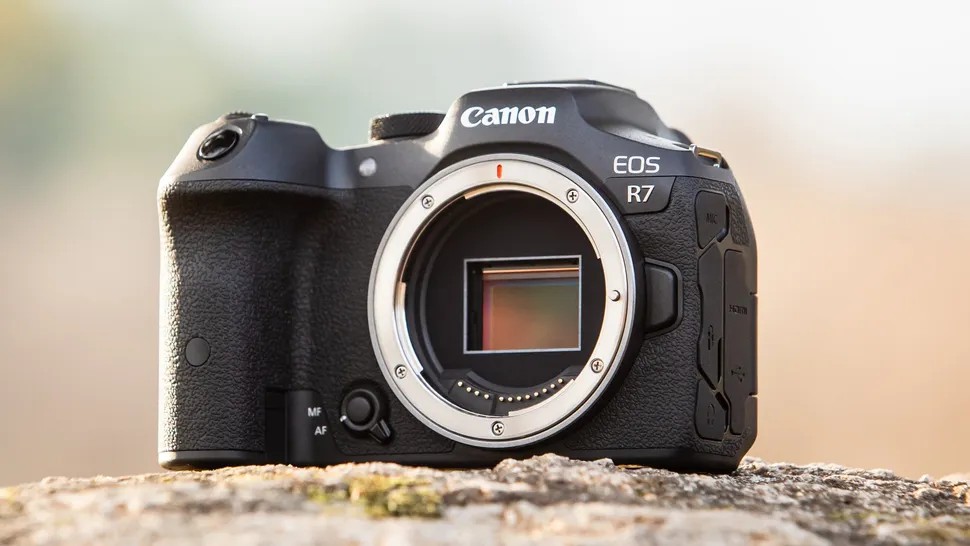 A Canon R7 frontshot, with a visible sensor.