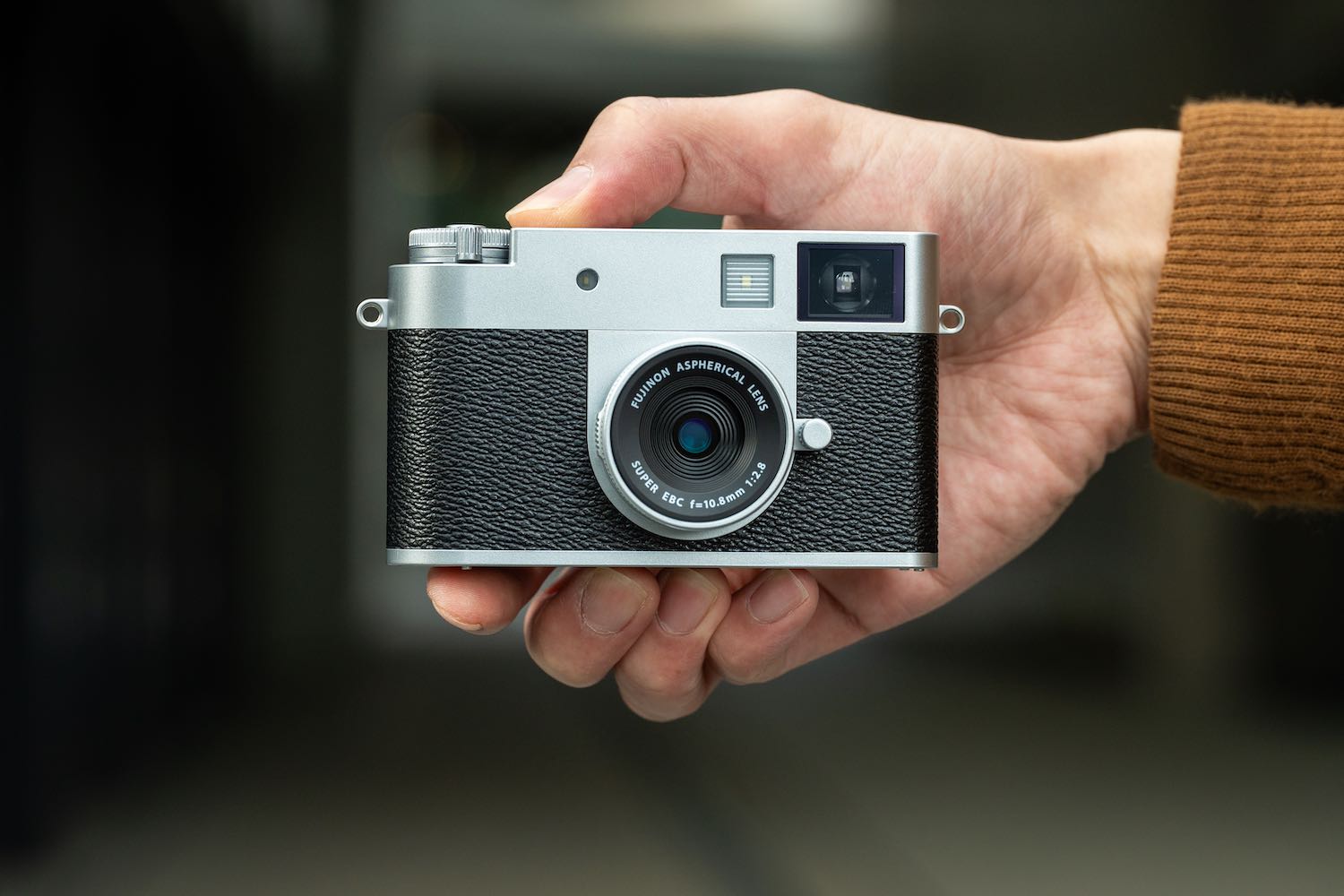 Fujfilm X Half product photos.