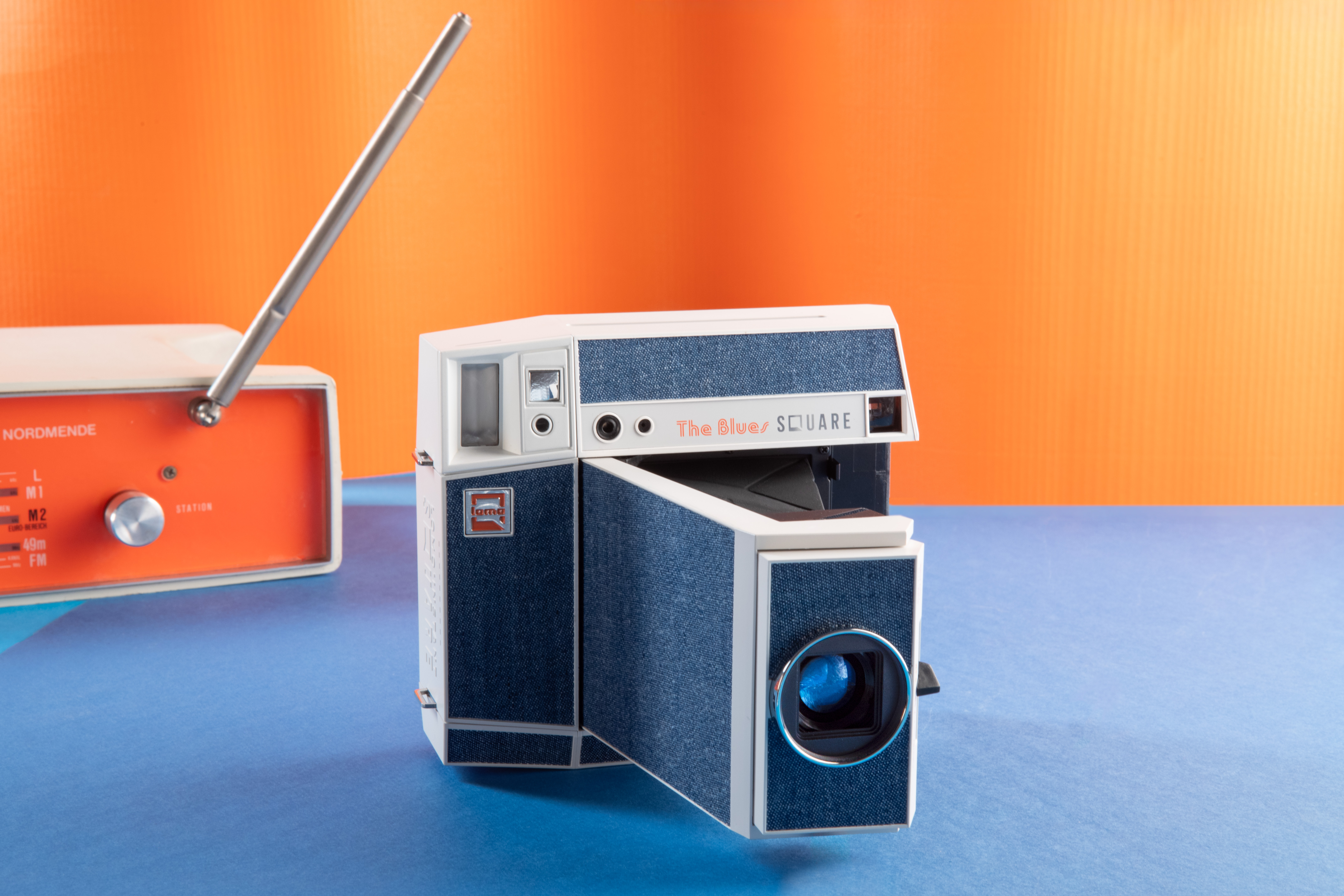 Lomo'Instant Square Glass The Blues mood photo.