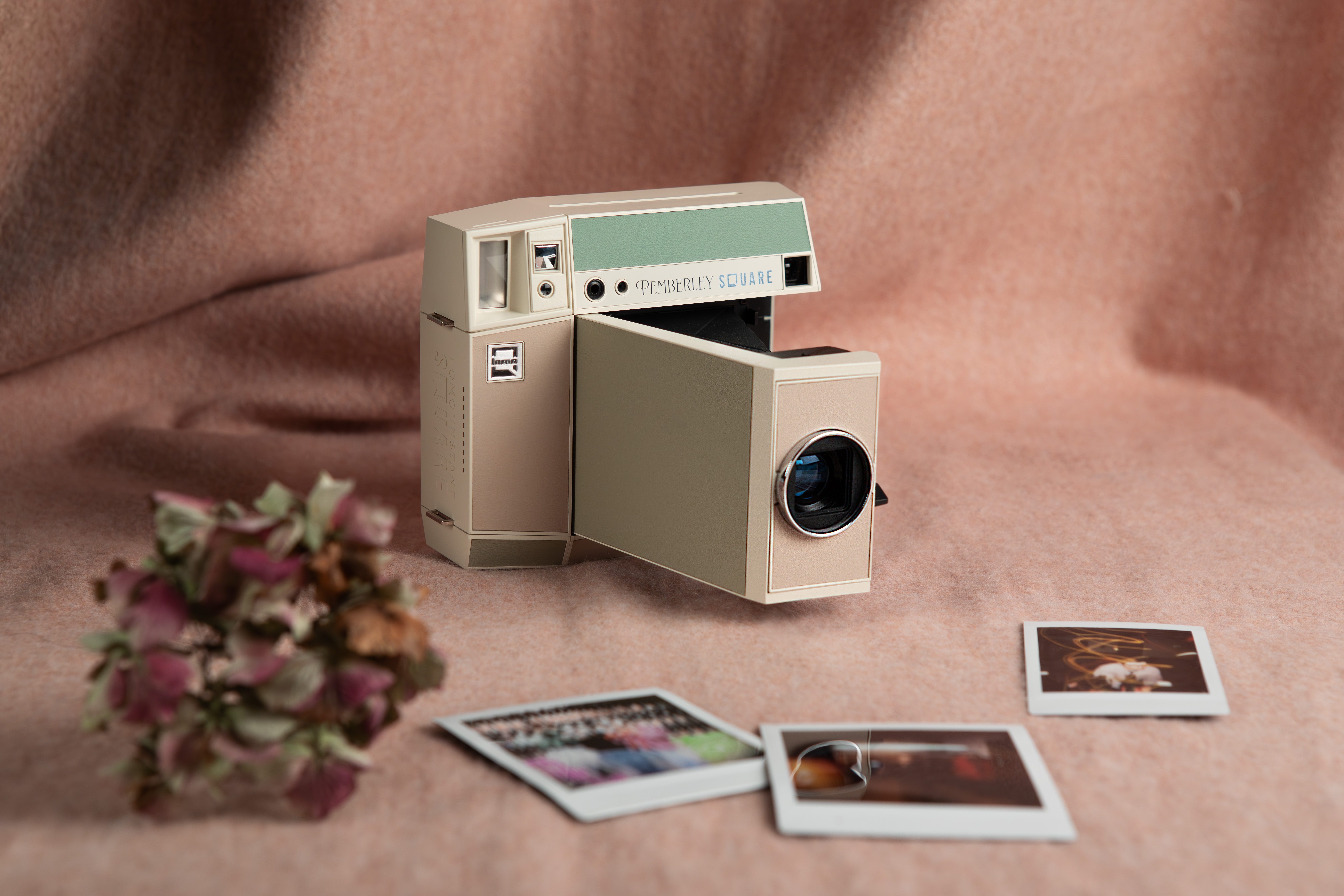 Lomo'Instant Square Pemberly edition mood photo.