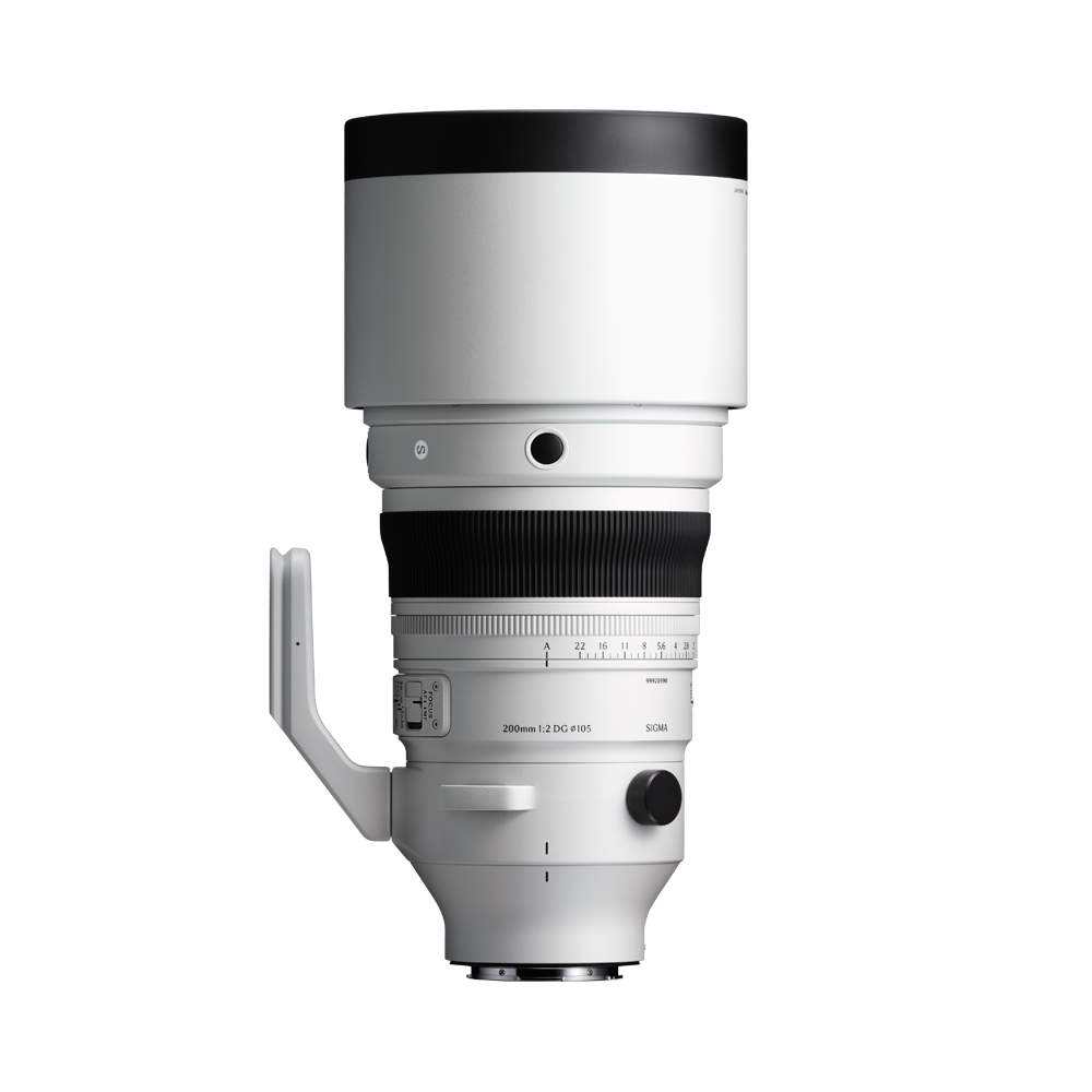 Sigma 200mm F/2 DG OS Sports on white background.