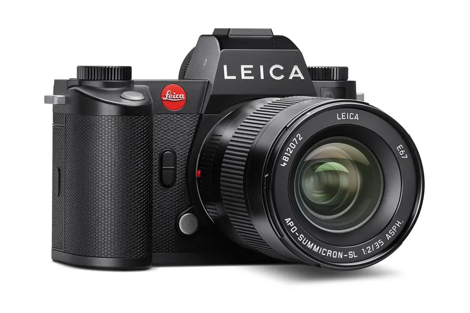 Leica SL3 firmware update photo.