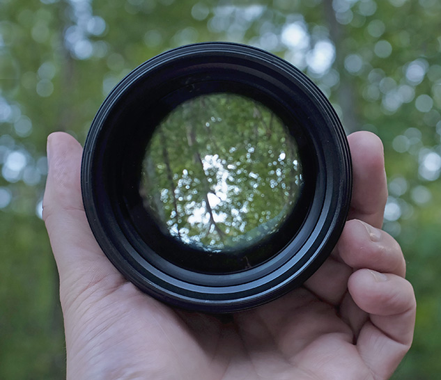 Nikon 105mm f/1.4 Review - front view