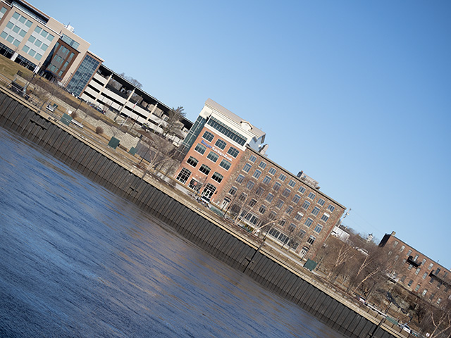 OM System 40-150mm F4 PRO M.Zuiko Review -- Gallery Image