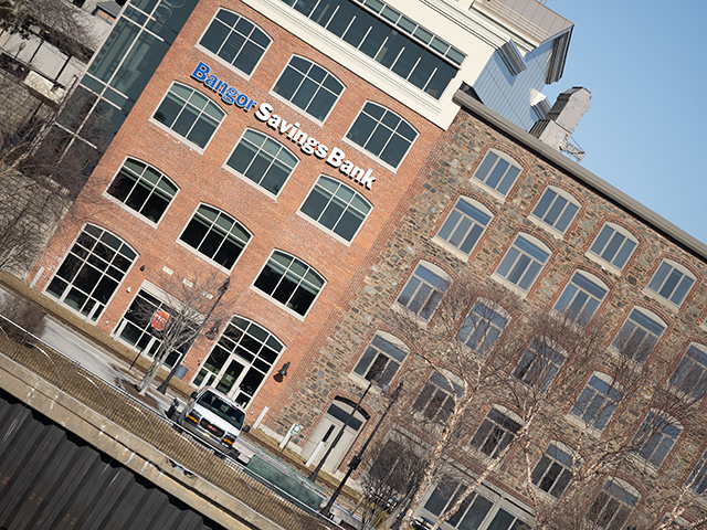 OM System 40-150mm F4 PRO M.Zuiko Review -- Gallery Image